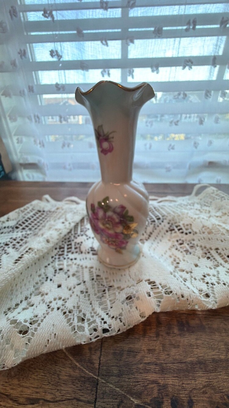 # 75 vintage hand painted floral vase